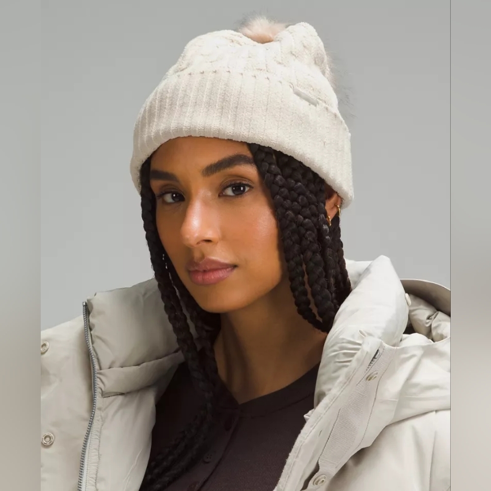 NWY Lululemon Natural Ivory Cable Knit Pom Beanie